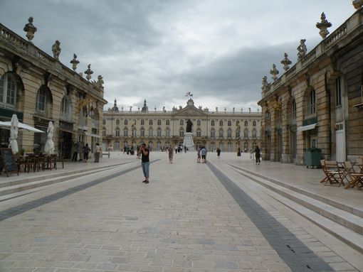  Hôtel de Ville, vu depuis la rue Héré